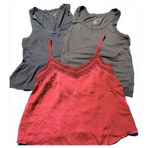 American Eagle & Hollister Tank Bundle | Women’s Small | 3 Tops